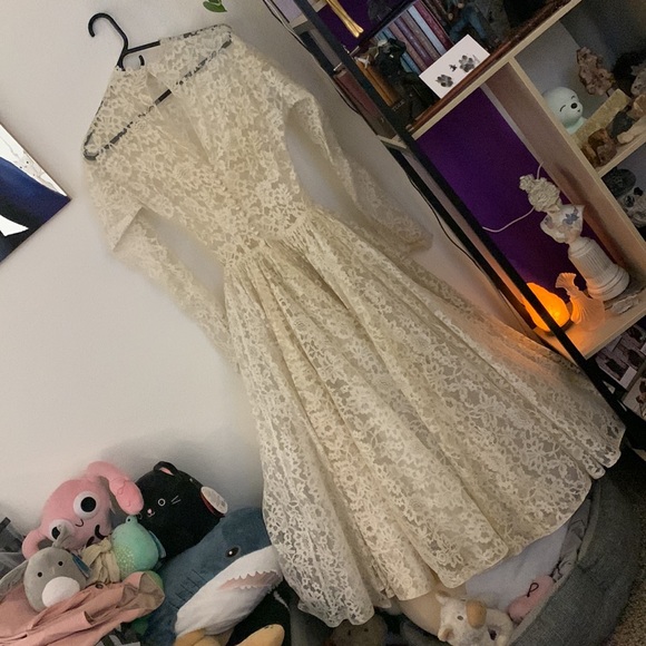 Kathleen Hughes Vintage Lace Dress from the estate of Kathleen Hughes - Picture 5 of 9